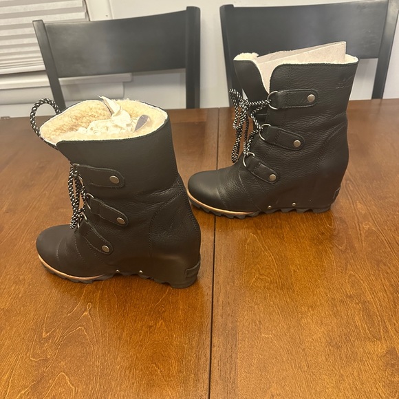 Sorel Black and White Lace-Up Winter Boots - Joan of Arctic Wedge Mid Shearling - Picture 5 of 10